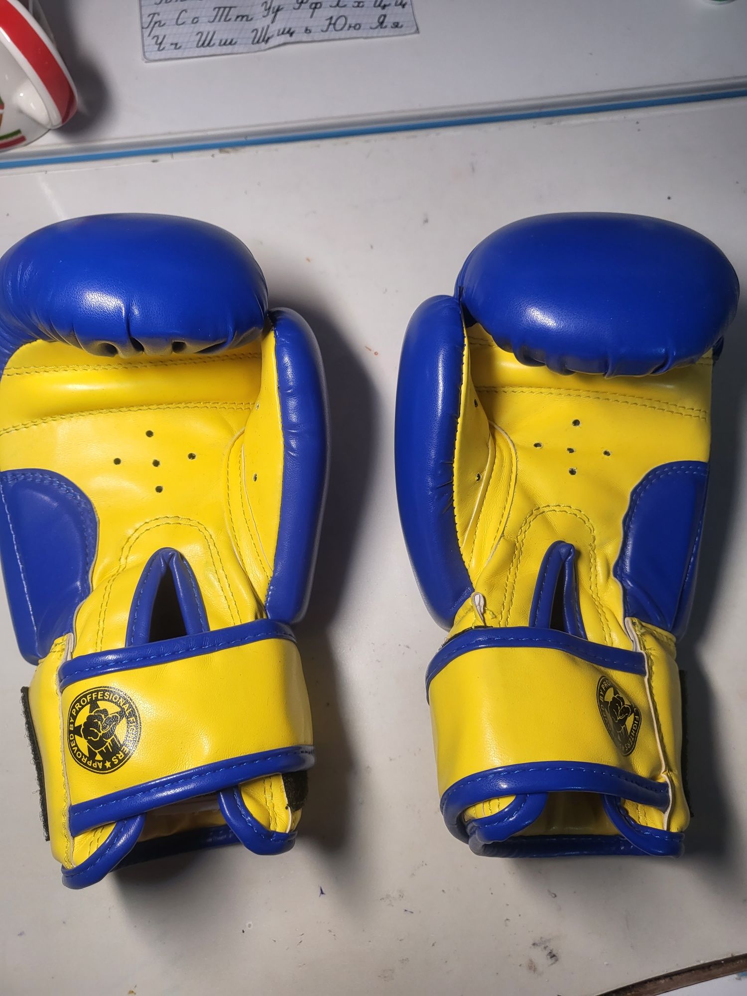 Перчатки боксерские 6 унцій,дитячі новий стан
