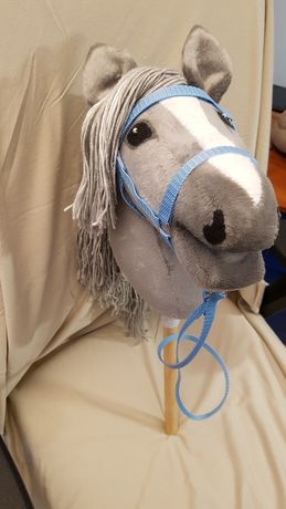 Hobby Horse koń na kiju jasny szary z szarą grzywą