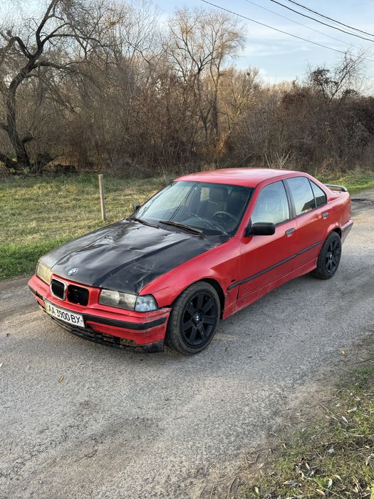 Продам бмв 3 1.8 бензин