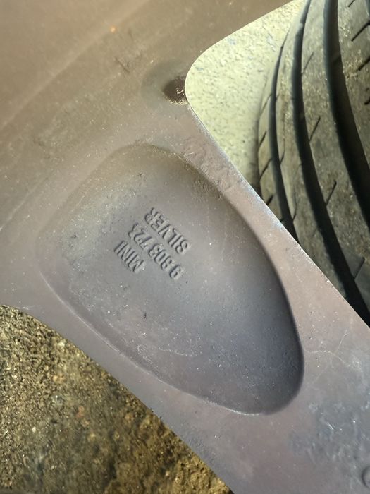 Jantes 18 com pneus mini 5x120 originais