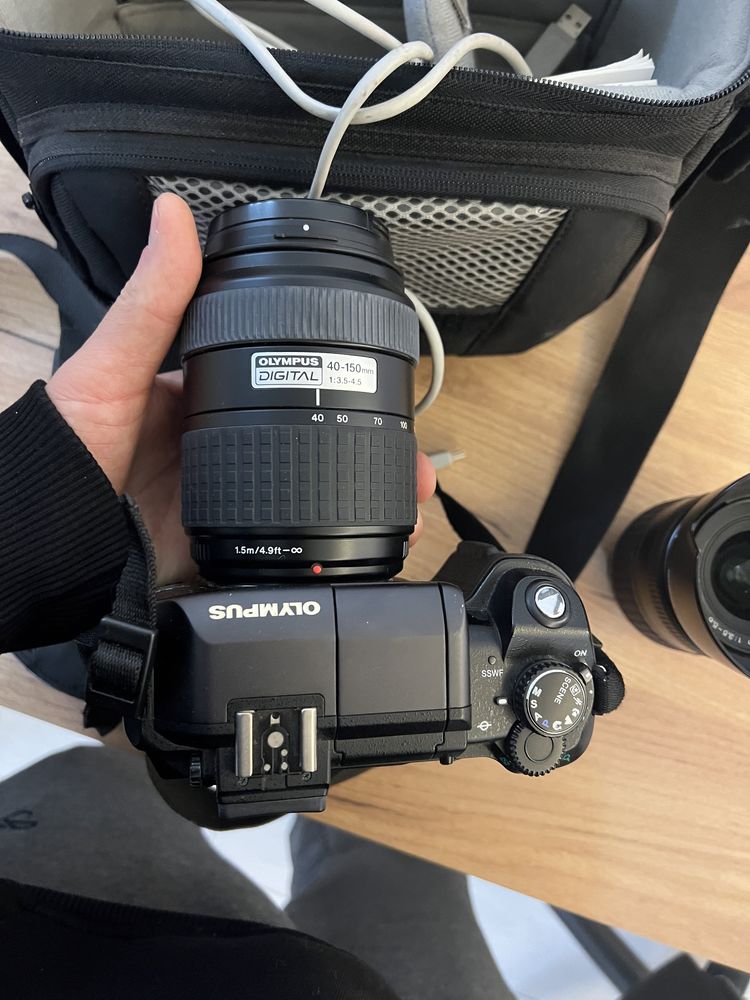 Цифровий фотоапарат Olympus E-300