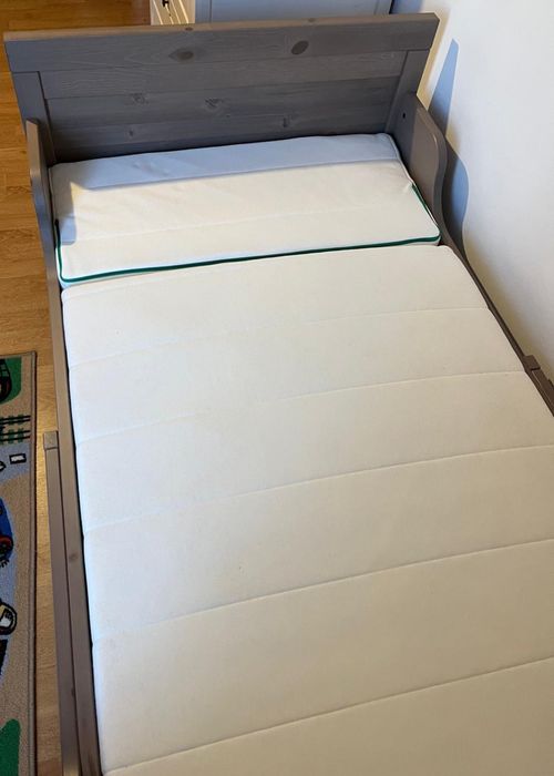 Cama criança IKEA extensível com colchão