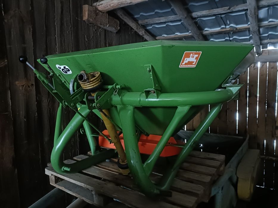 Agregat ścierniskowy gruber Dziekan Rozsiewacz Amazone ZA-F 600l