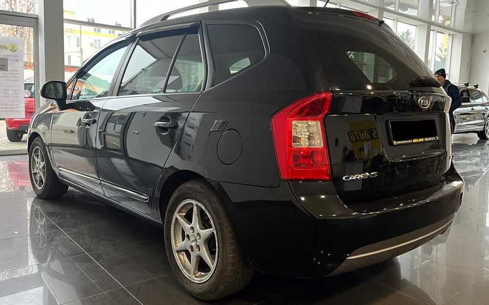 Kia Carens  2011