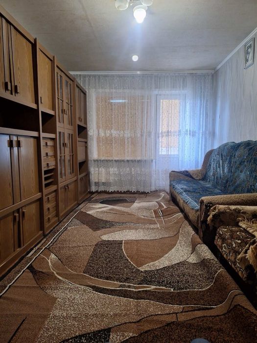 Сдаю 1кв.Центр юж.мкр-а.мебель,техника.Длительно.