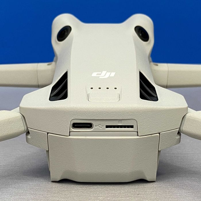 DJI Mini 4 Pro Fly More Combo (DJI RC 2)