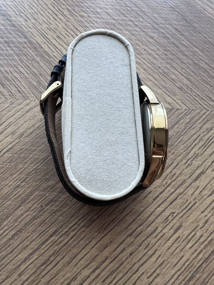 Zegarek Timex na czarnym pasku