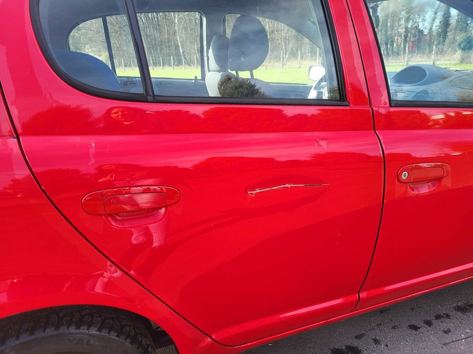 Toyota Yaris 1.0 2002r 8lat w jednych rękach