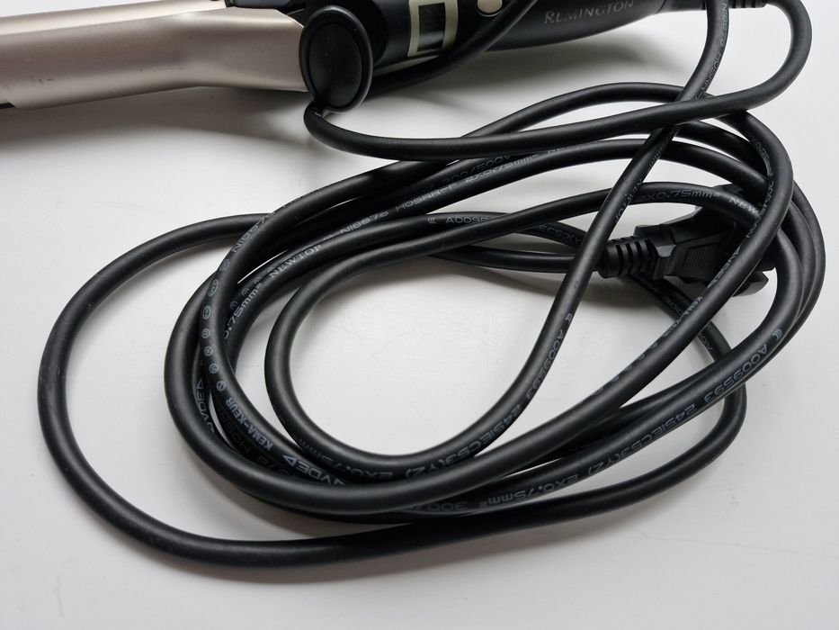 Фен, машинка для стрижки, плойка. Професійні.