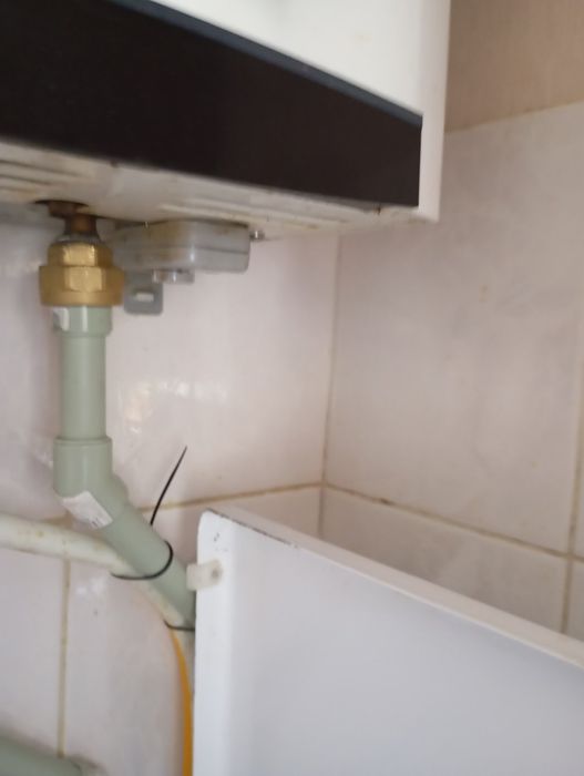 Продам газовую колонку Gorenie б.у