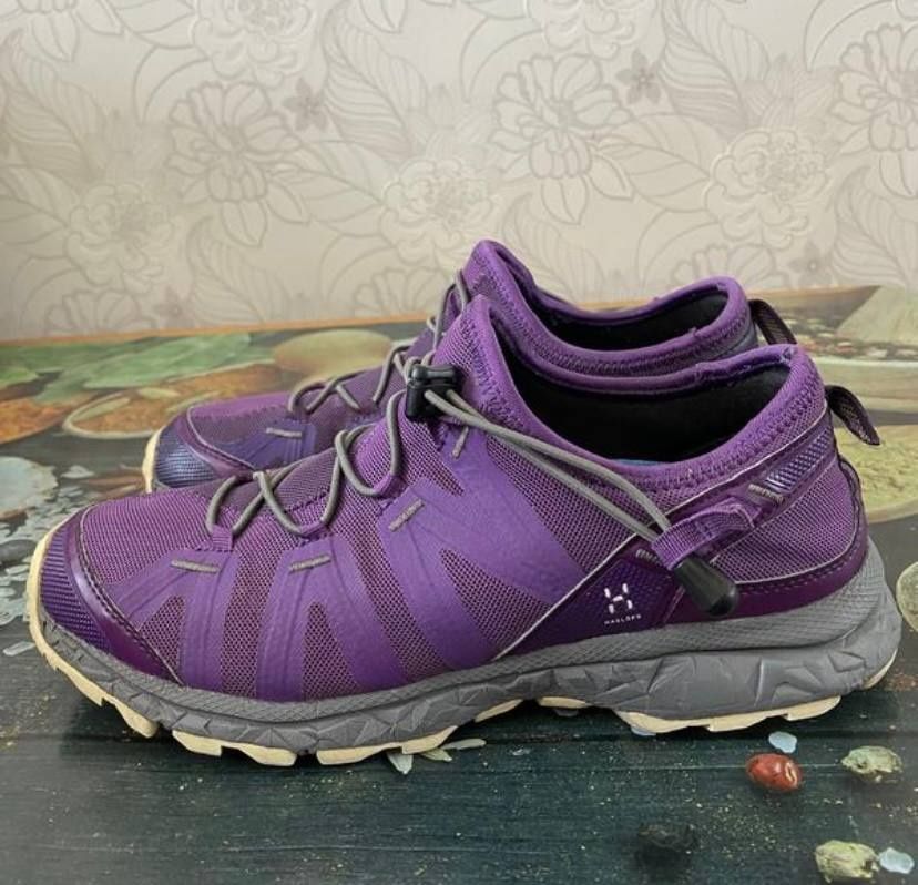 Крассовки haglofs by Asics Оригінал 40 розмір.