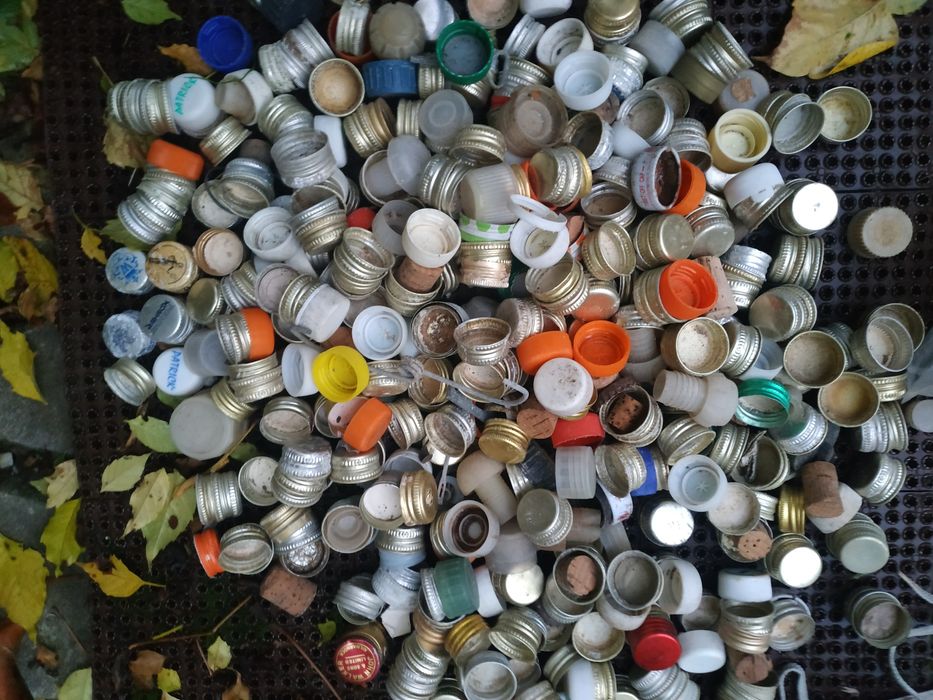 Nakrętki metalowe PRL kilkadziesiąt sztuk od wódki, ptysia, octu