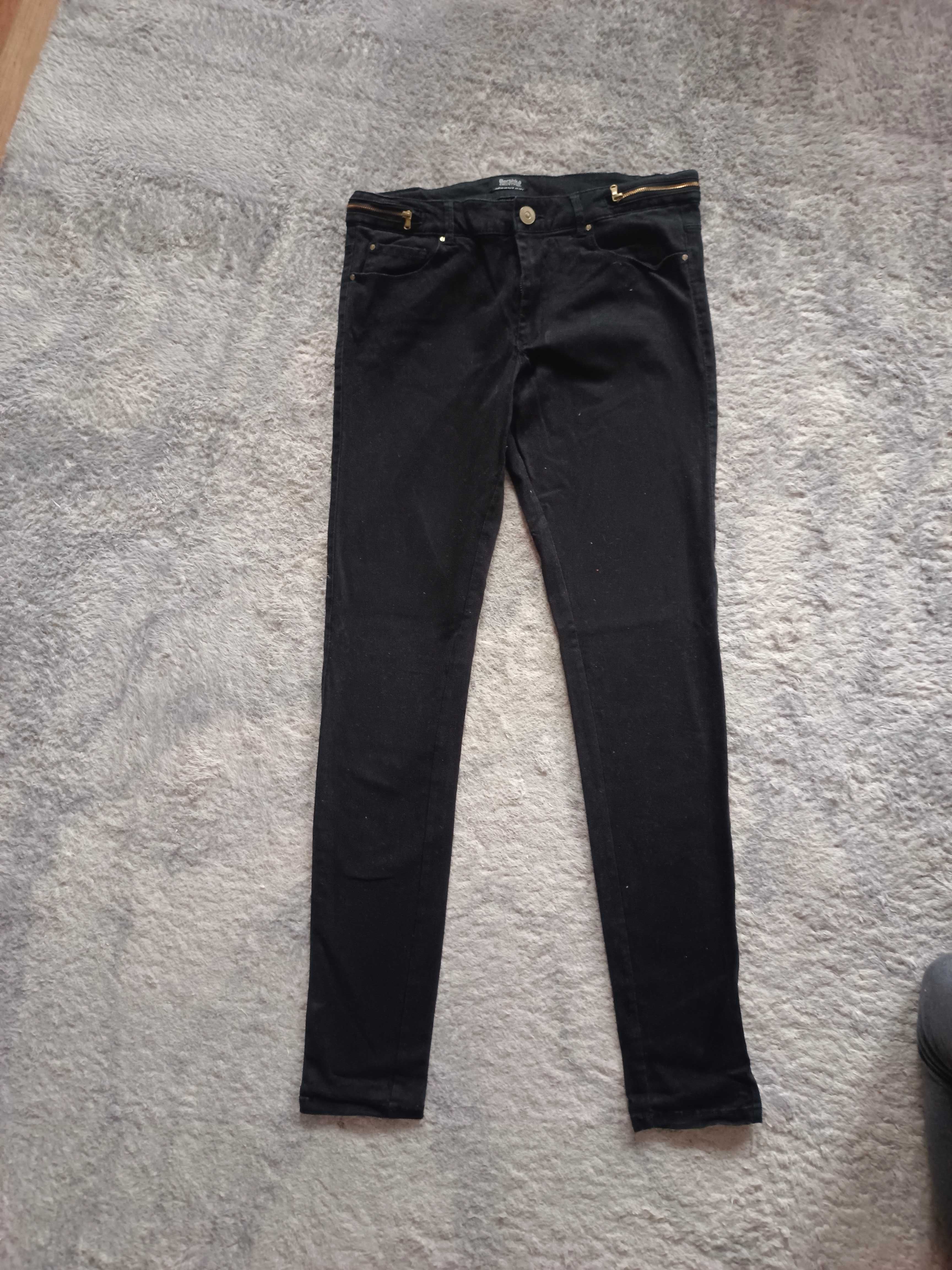 Jeansy Bershka skinny 38 M czarne,jak nowe,dopasowują się do figury