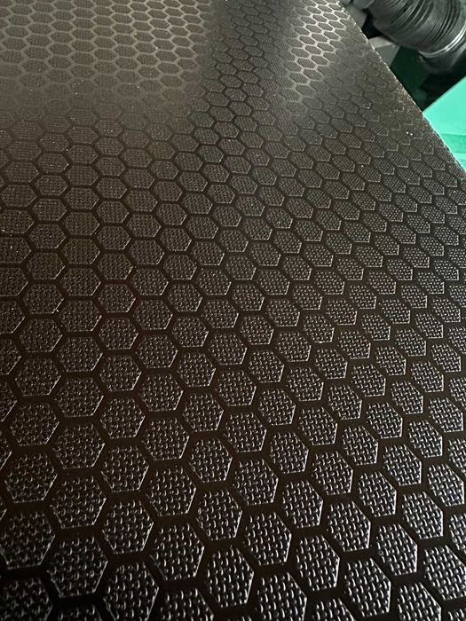 Sklejka antypoślizgowa wodoodporna 15mm heksa 1954x2236mm