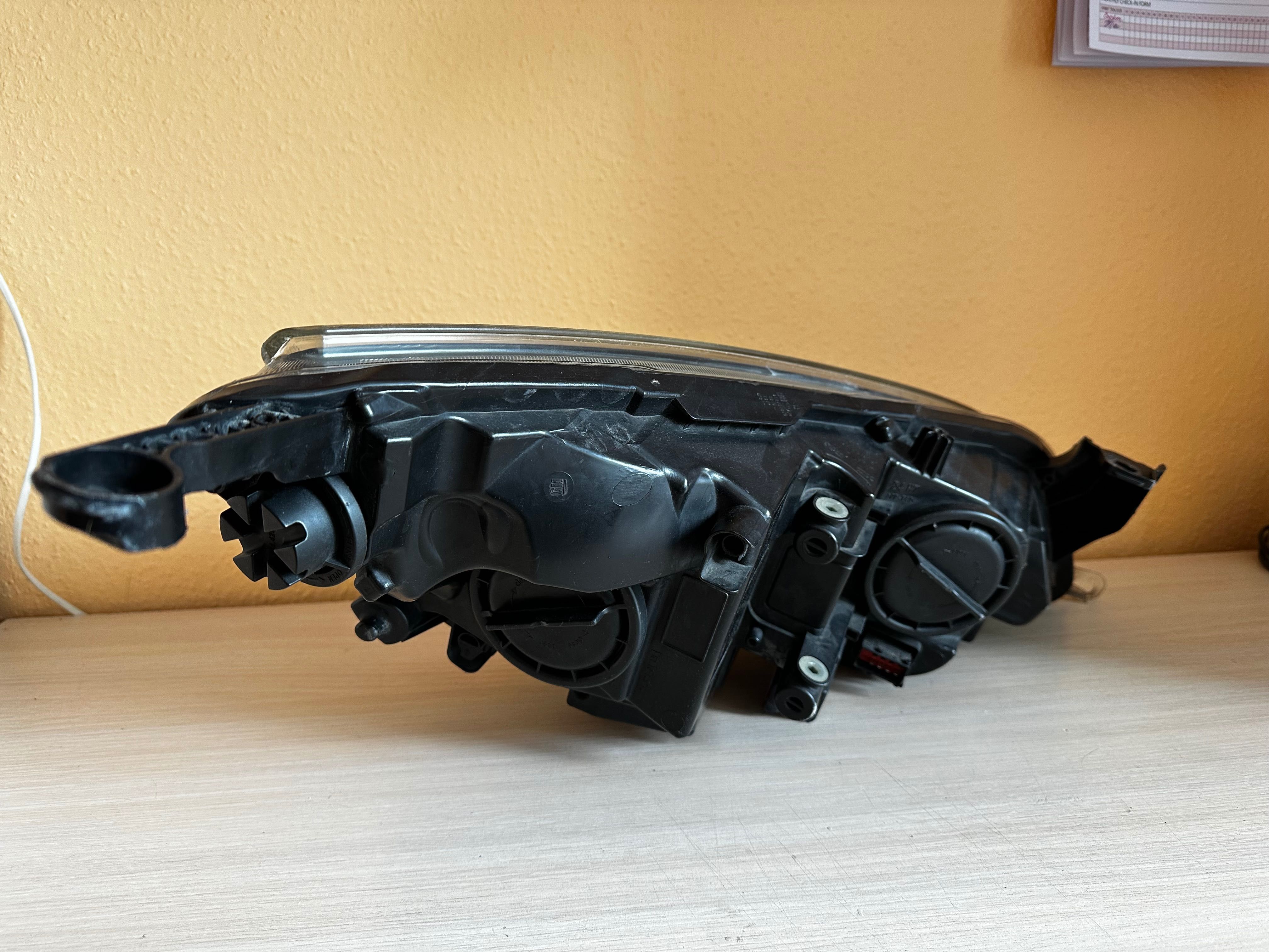 Lampa lewa Opel Astra J