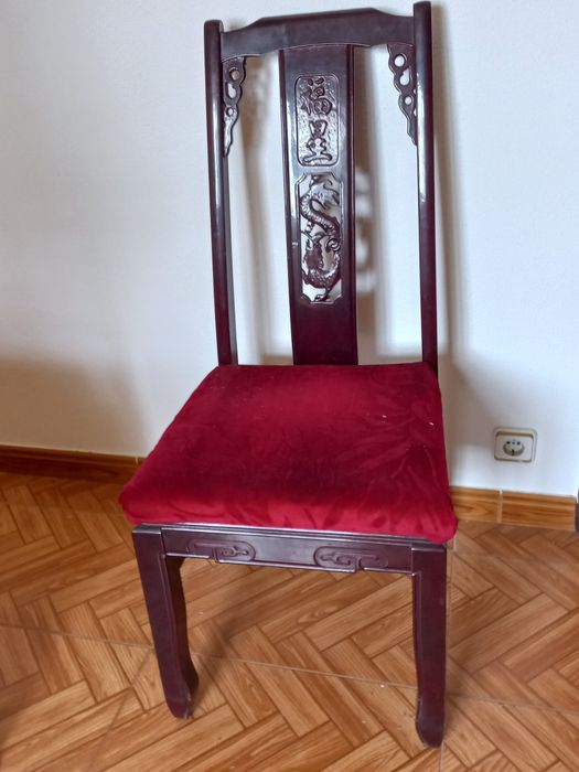 Cadeira modelo chinês em madeira