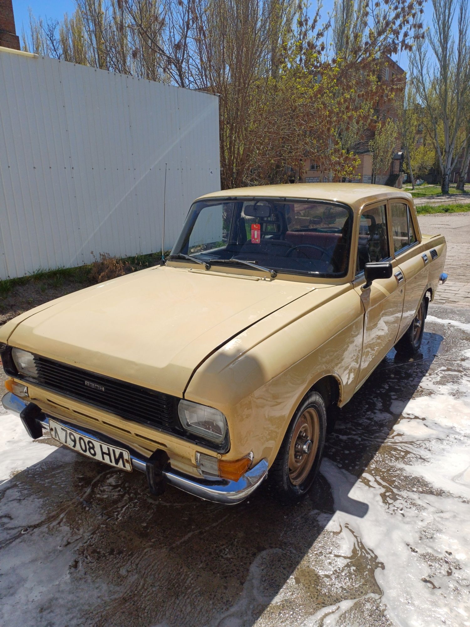 Продам москвич 2140