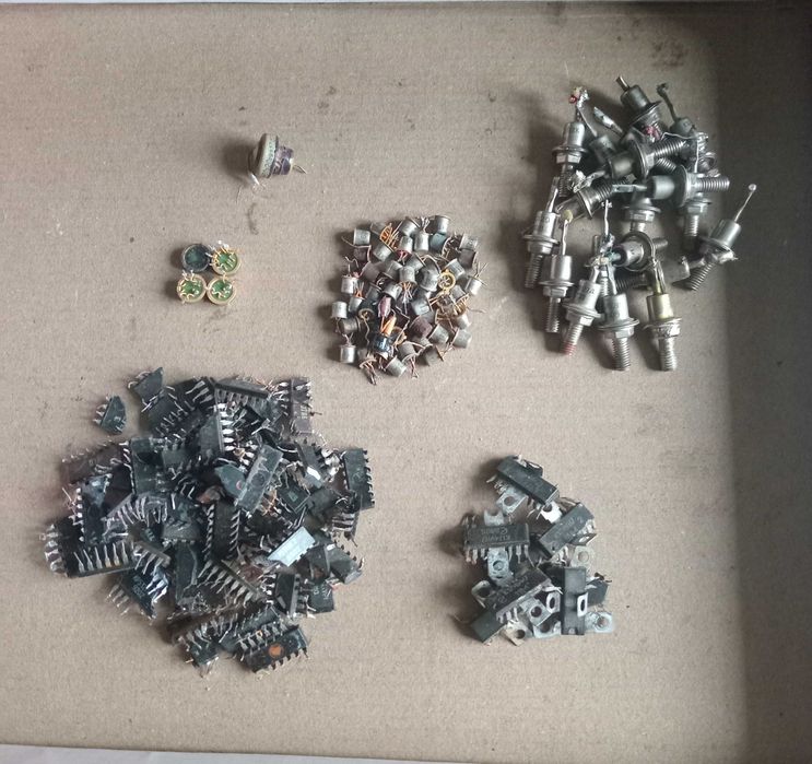 Продам радянський транзистор