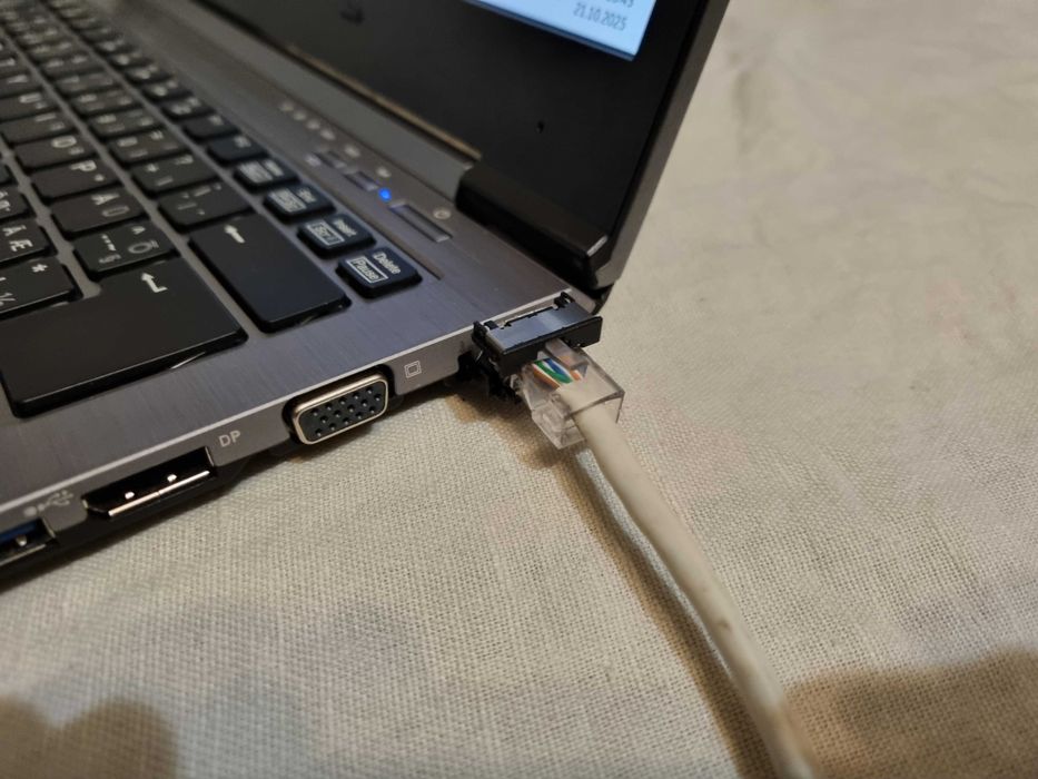 Fujitsu Lifebook U745 – i5 / 8 GB / 128 GB SSD / Windows 11 Pro