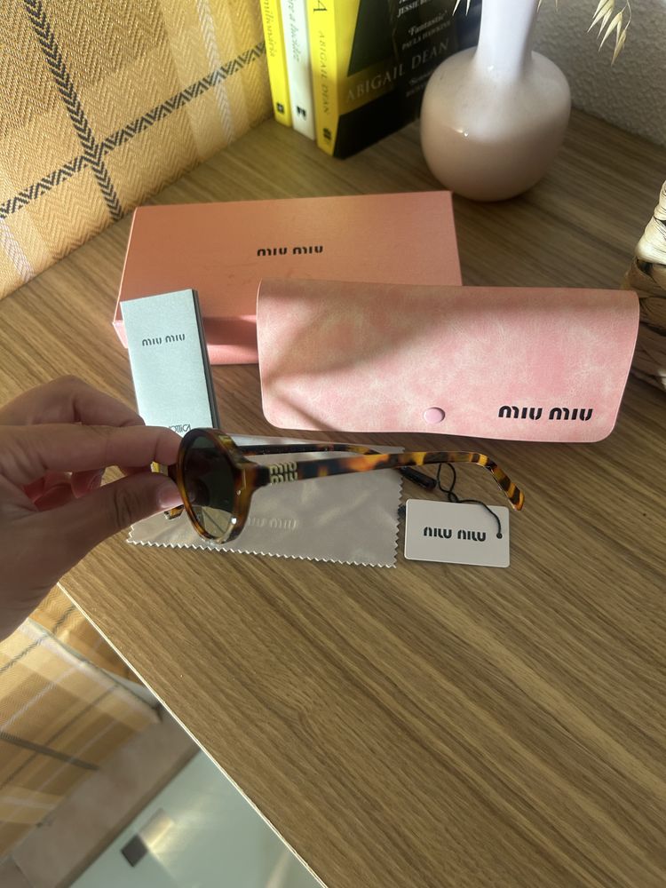 Oculos de Sol Miu Miu