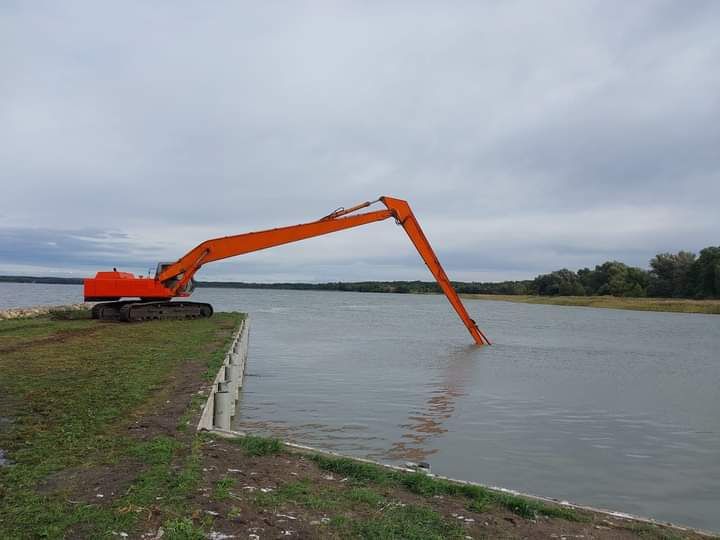 Koparka Long 22 m  stawy porty  najdłuższa koparka  w okolicy