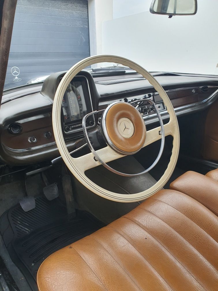 Mercedes w111 Rabo Peixe 230s (fintail)