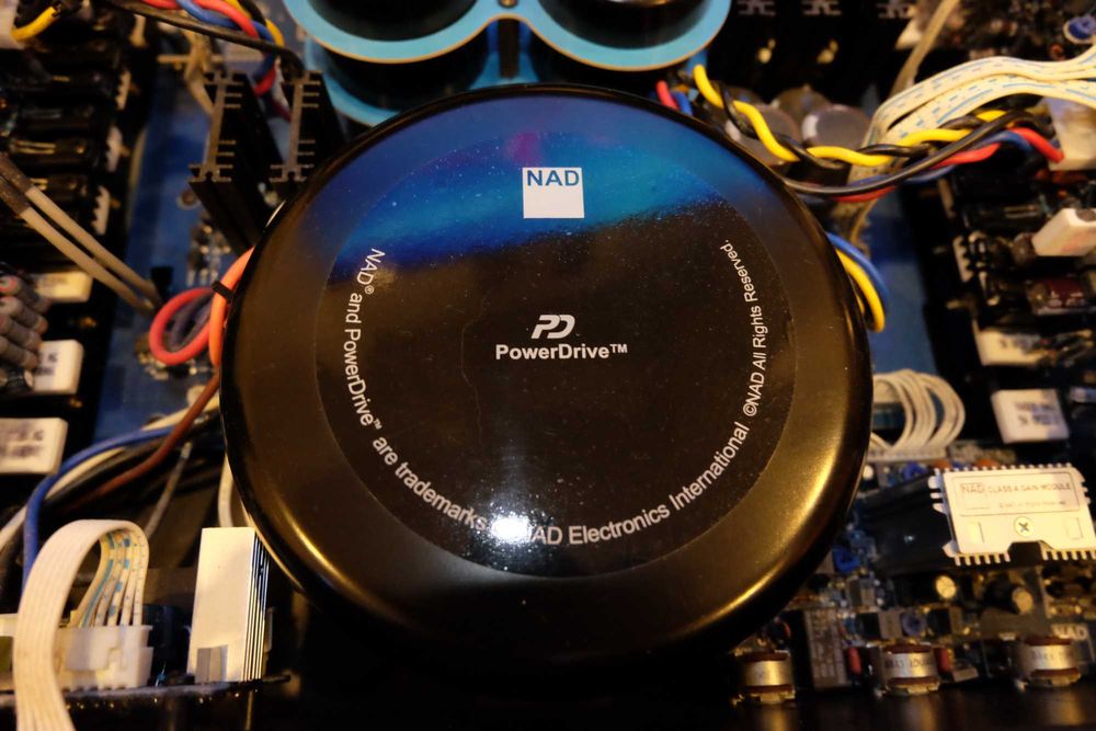 NAD C375BEE – RESERVADO - Amplificador Integrado de Alta Qualidade
