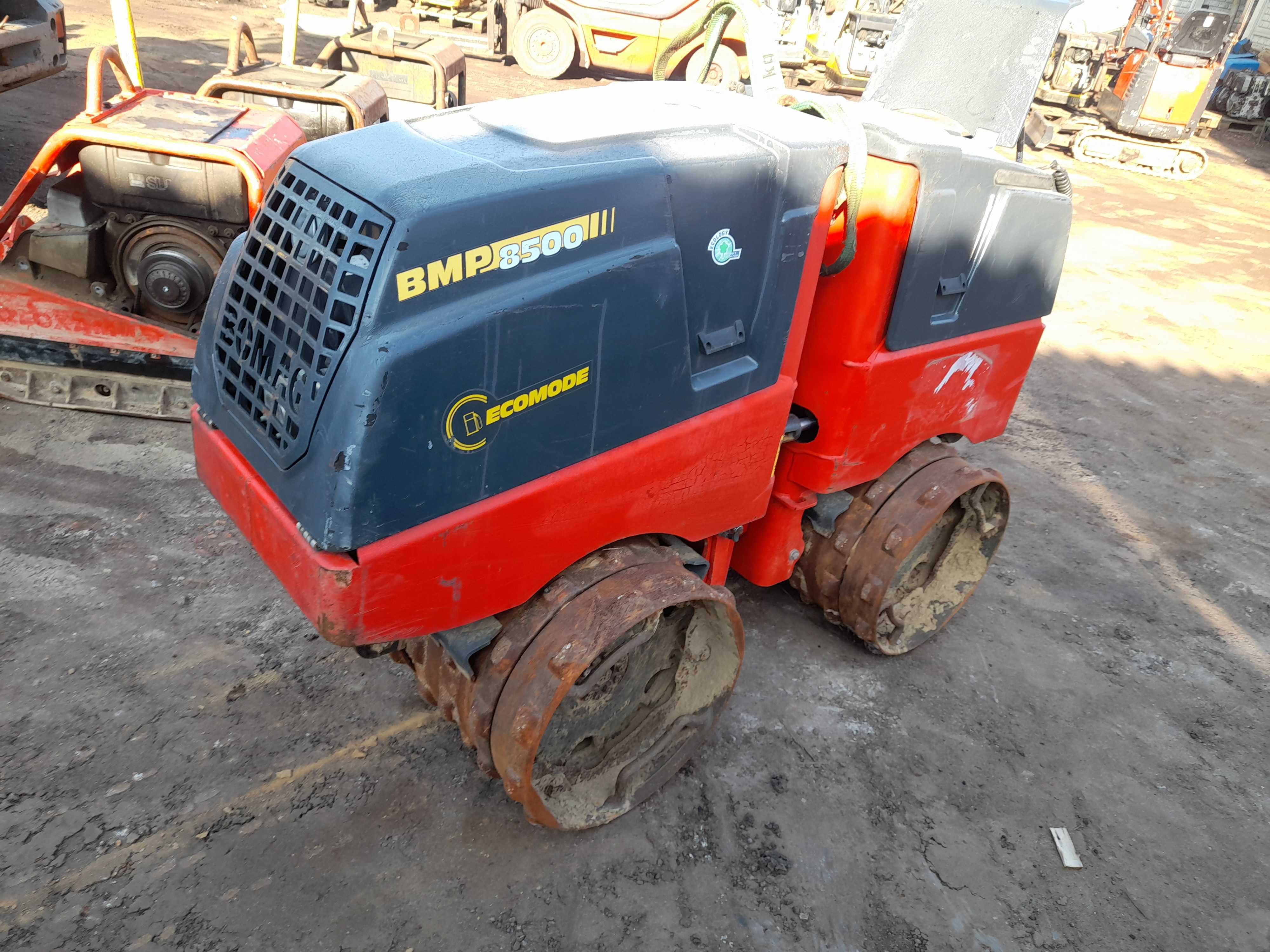 walec bomag BMP 8500 okołkowany 1600kg kubota wacker rt sc 19rok