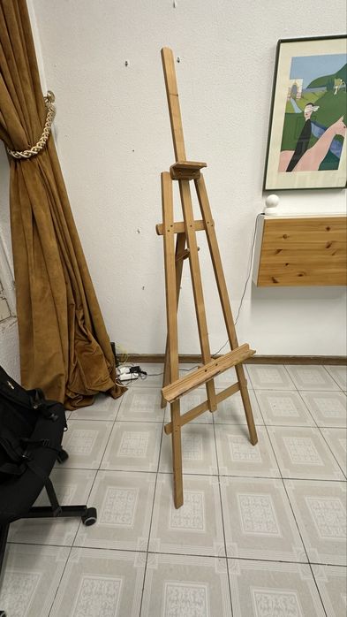 Cavalete em muito bom estado