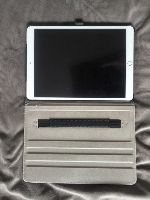 Ipad Pro 10.5 cala 64GB + folia matowa + etui