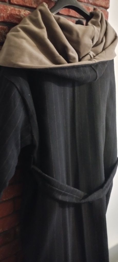 Płaszcz damski długi duży rozmiar czarny. Plus size