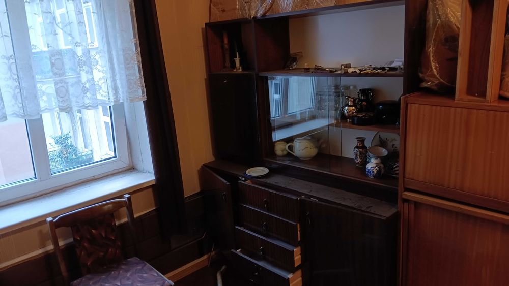 Witryna z barkiem, wysoki połysk - vintage