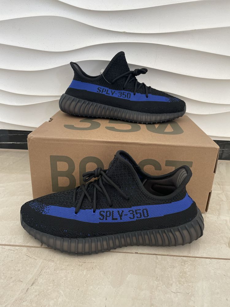 Yeezy 350 blue size 44