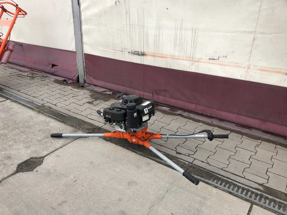 Wiertnica świder do gleby Genaral na silniku Honda GXV 160