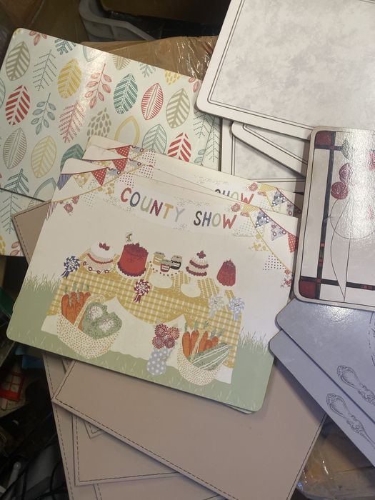 18 podkładek pod talerze cena za wszystkie