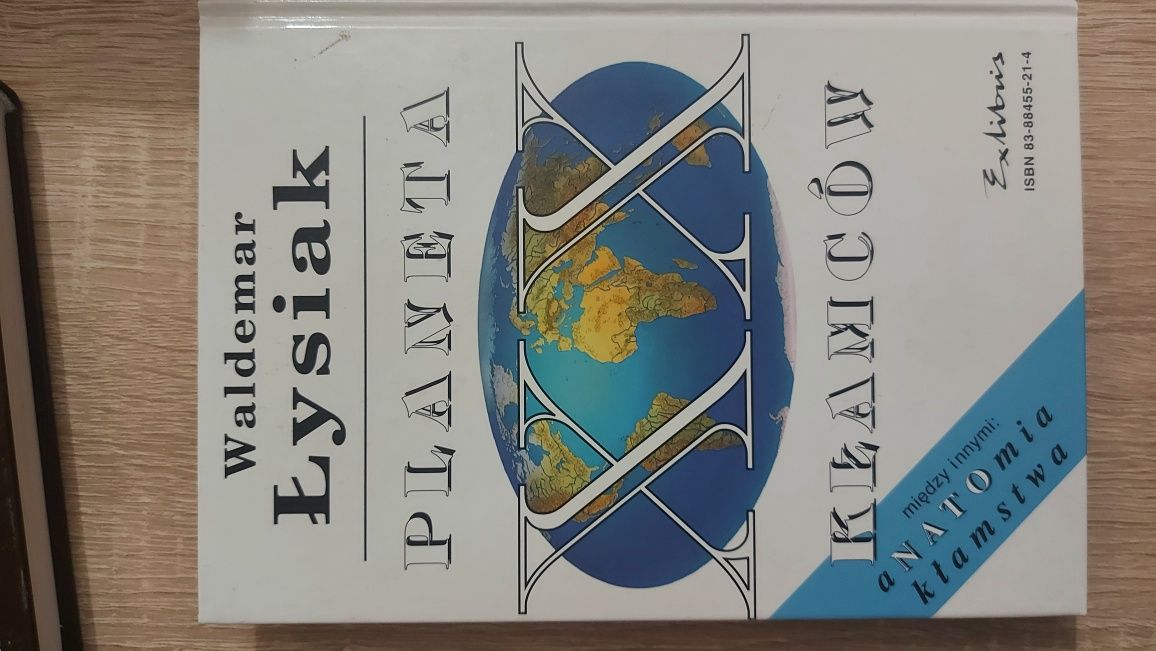 ŁYSIAK Karawana Literatury, Stulecie kłamców
