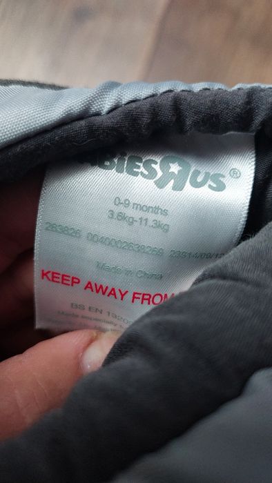 Nosidełko dla niemowlaka BabiesRUs