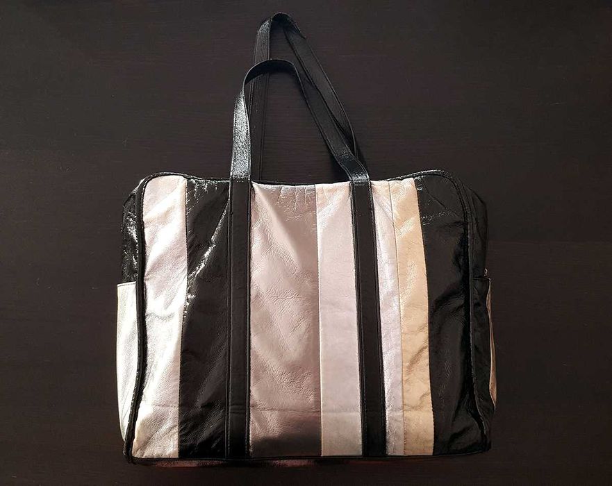 Mala vintage napa preto/dourado/prateado com fecho central e asas