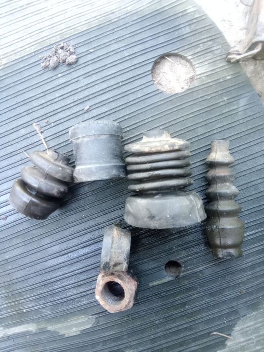 Продаю скло на Москвич лобове