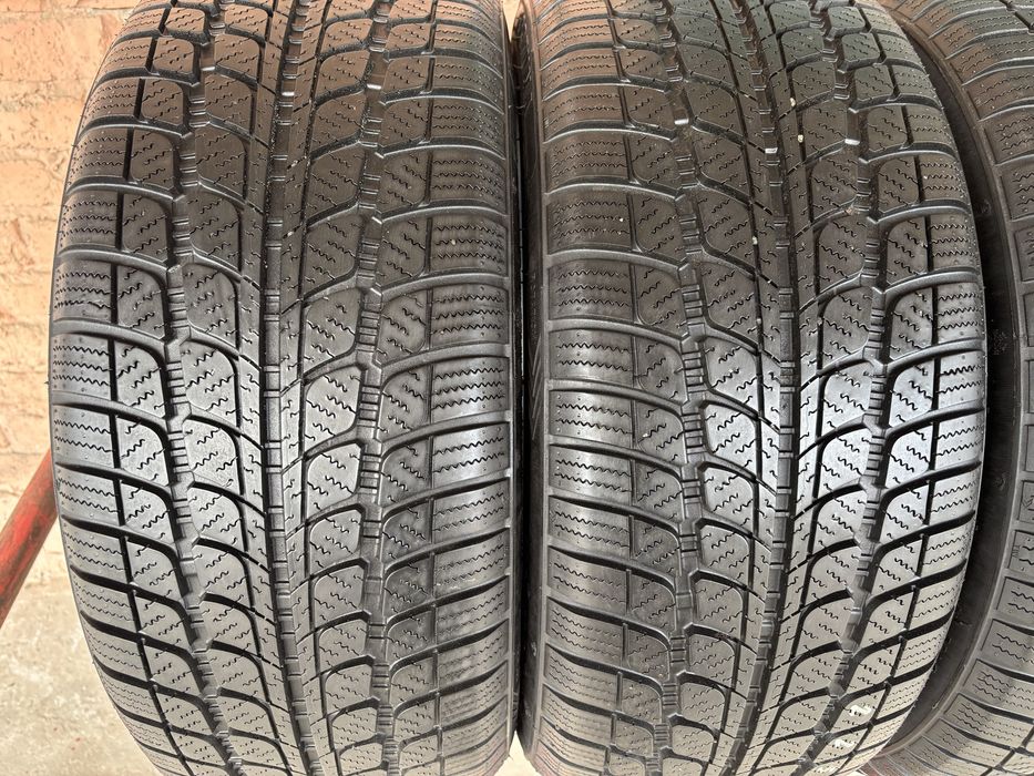 Комплект зимових шин 225/45R18