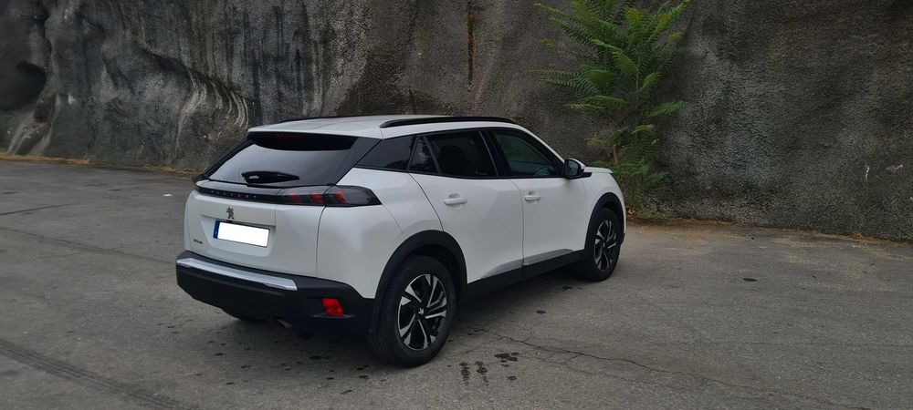 PEUGEOT 2008 1.2 PURETECH ALLURE