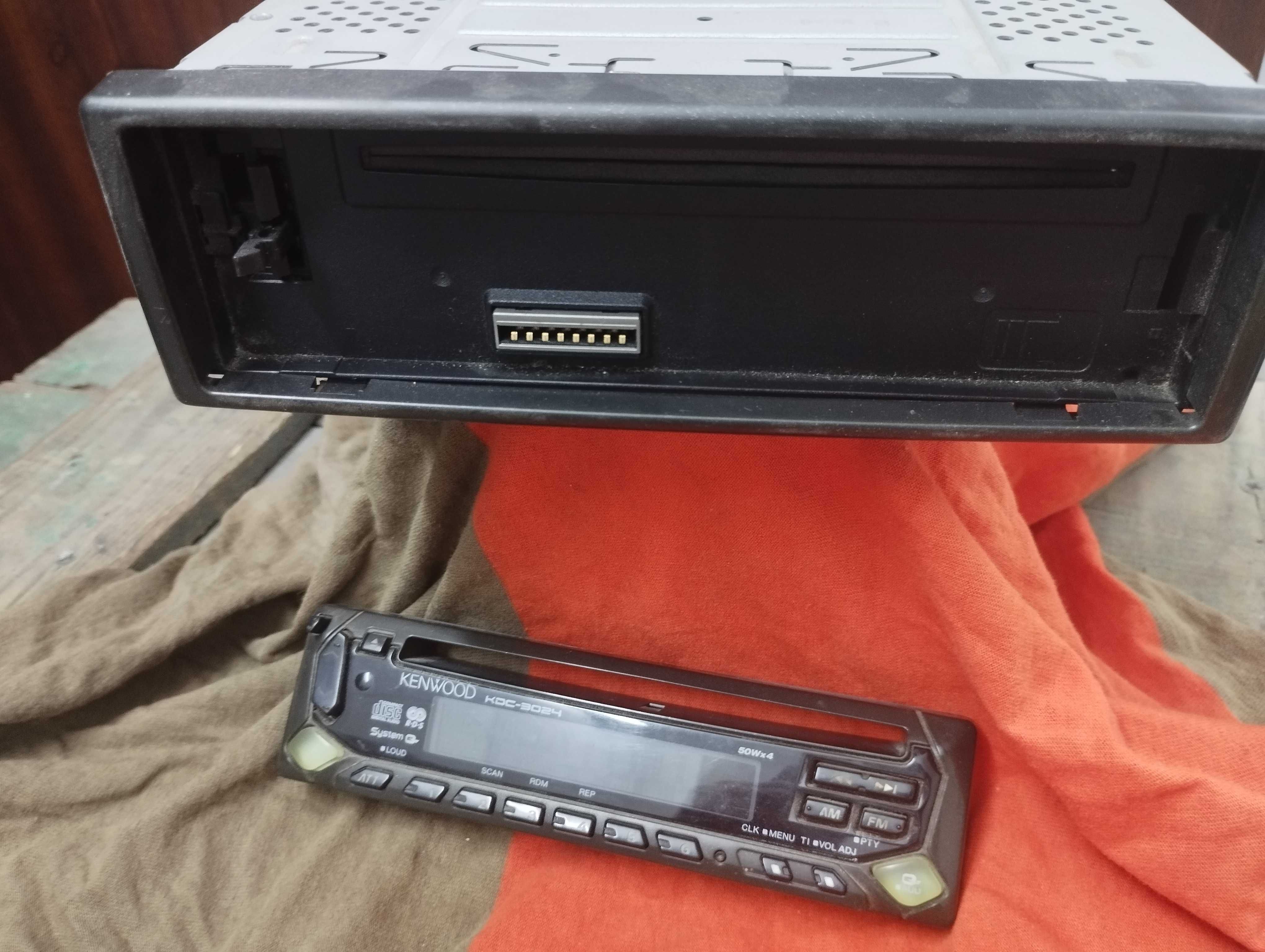 Auto-rádio Kenwood com cd