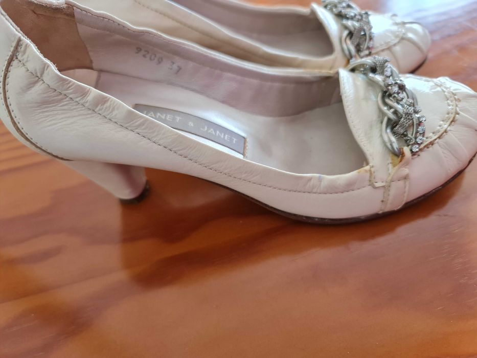 Sapatos com aplicação cristais Italianos