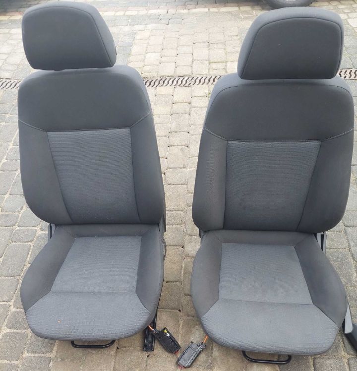 Fotel przedni + kanapa tylna+ boczki+ tunel- opel astra h hatchback