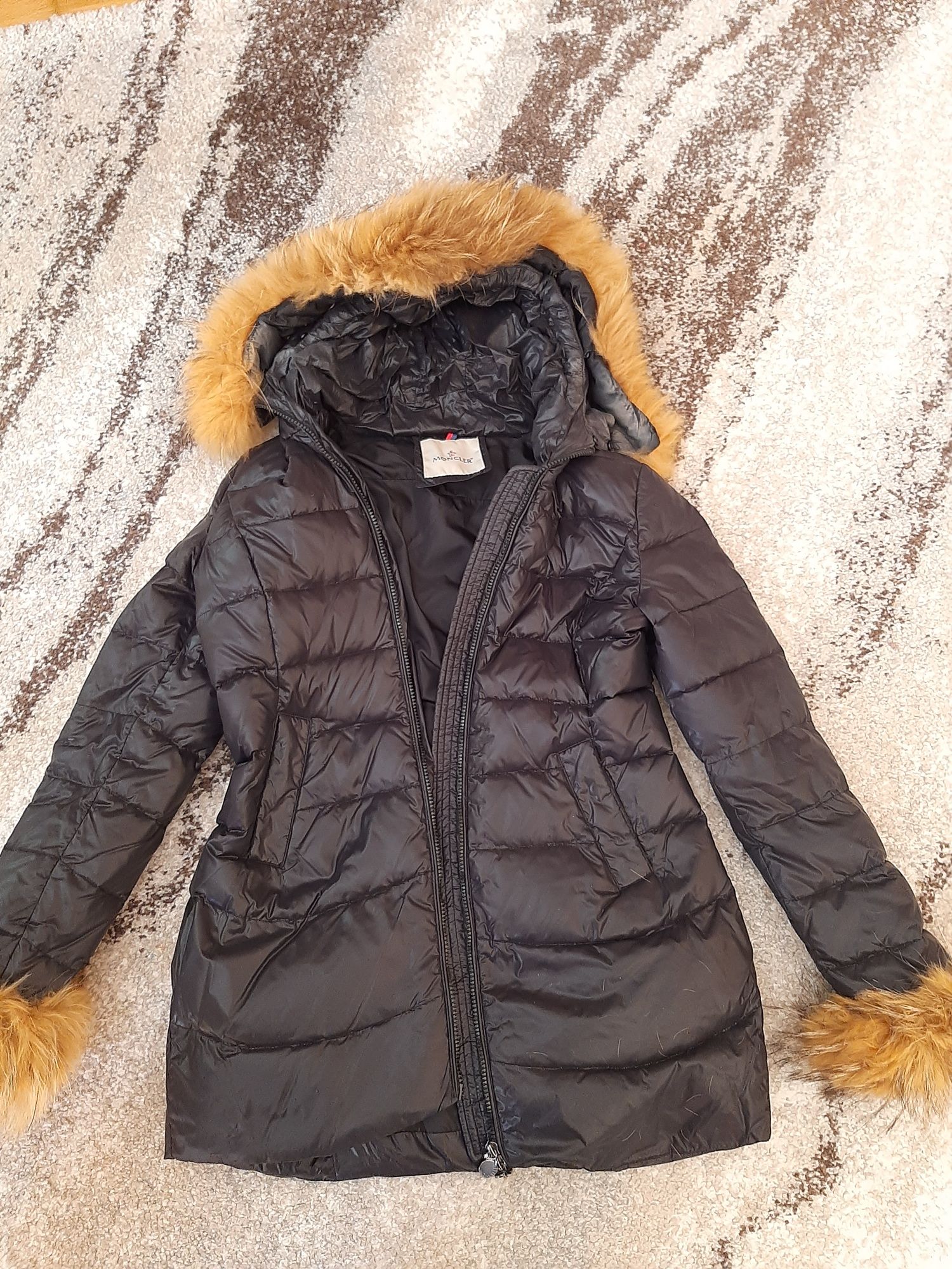 Kurtka puchowa Moncler