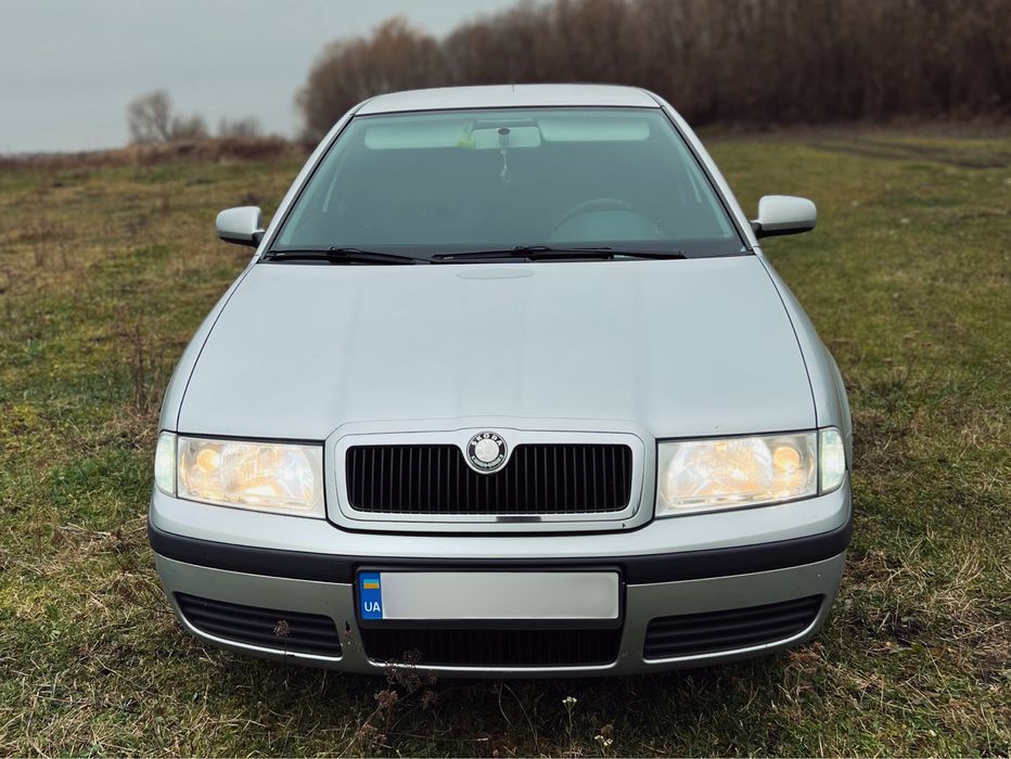 Шкода тур 1.6 MPI (Чешка)