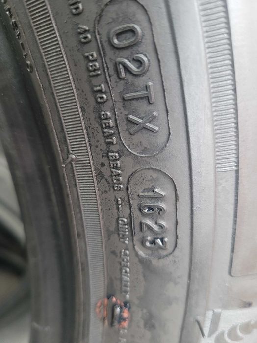 215  / 60  R 17C   Michelin     Lato /Komplet