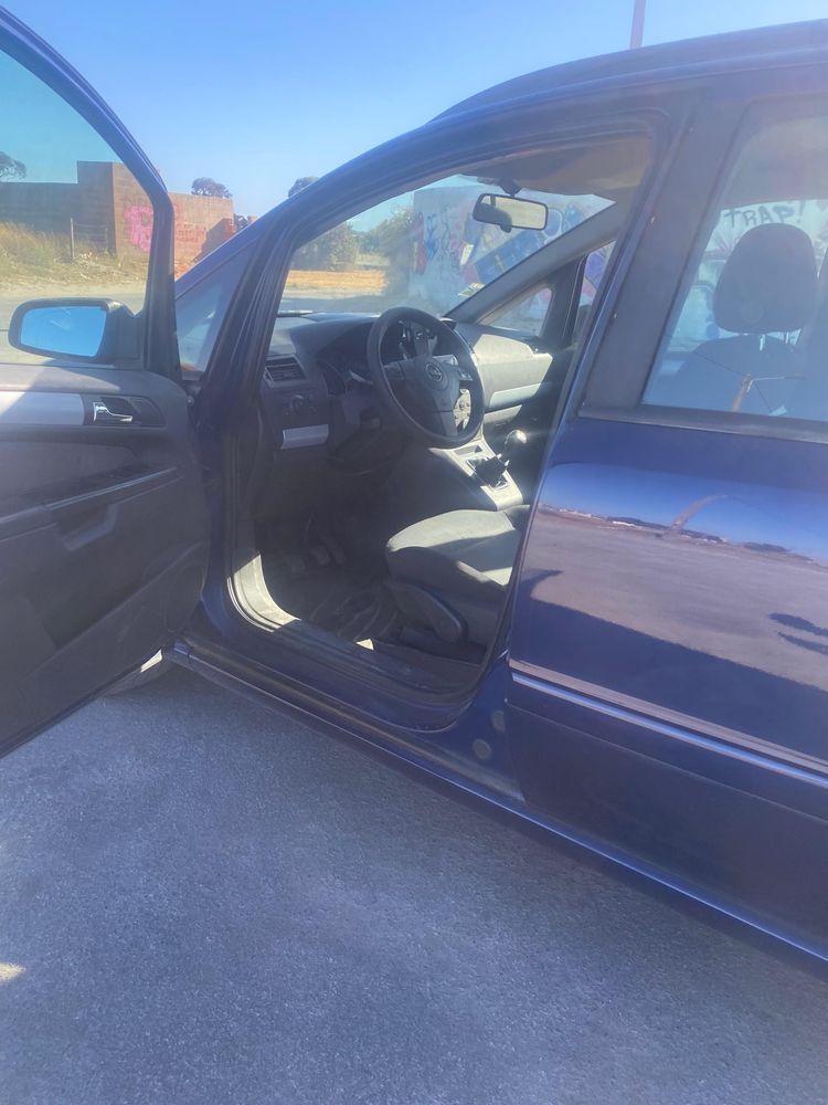 Opel Zafira B 1.9 CDTI 2006 Possivel troca clio punto