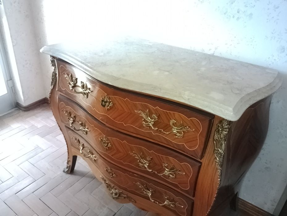 Cómoda Barroca Estilo Luís XV