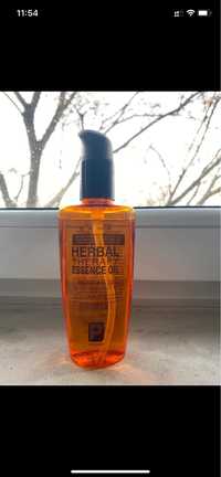 Herbal therapy essence oil